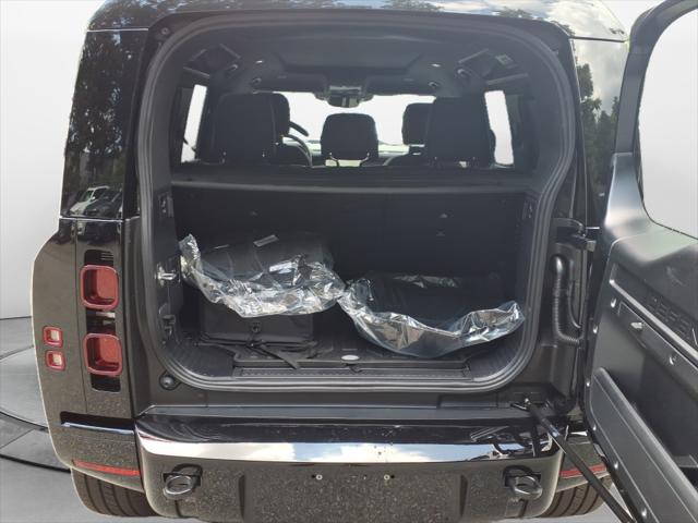 2025 Land Rover Defender 110 P400 X-Dynamic SE