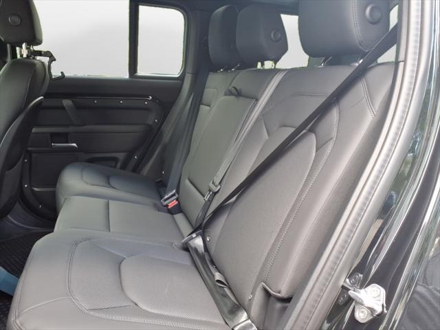 2025 Land Rover Defender 110 P400 X-Dynamic SE