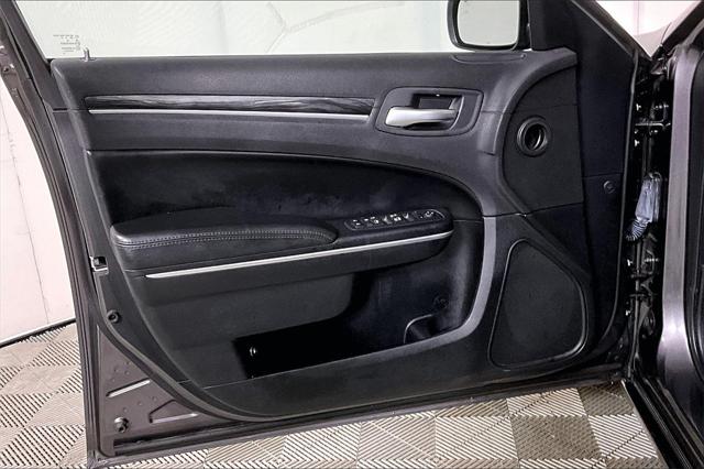 Used 2017 Chrysler 300 For Sale in Olive Branch, MS