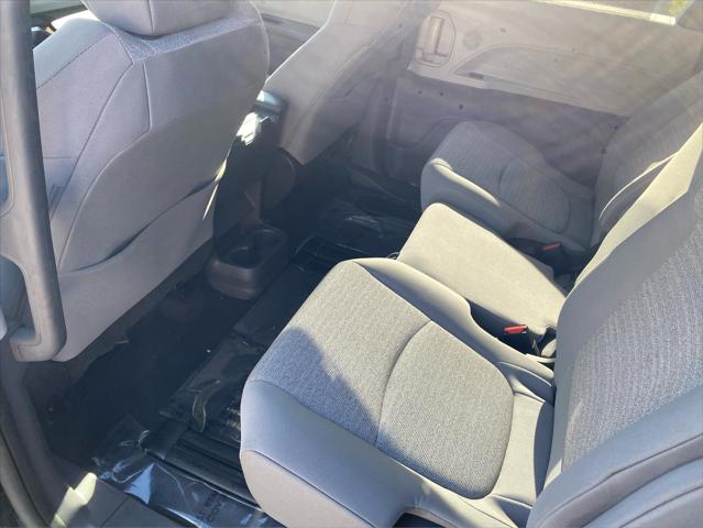 2022 Toyota Sienna LE