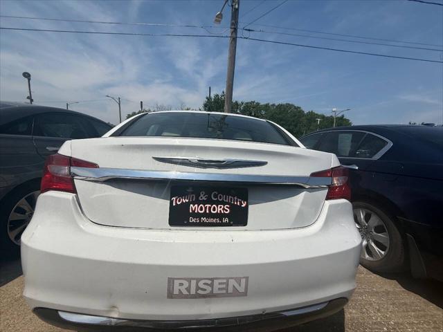 2014 Chrysler 200 Limited