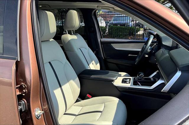 2025 Mazda CX-70 Premium Package