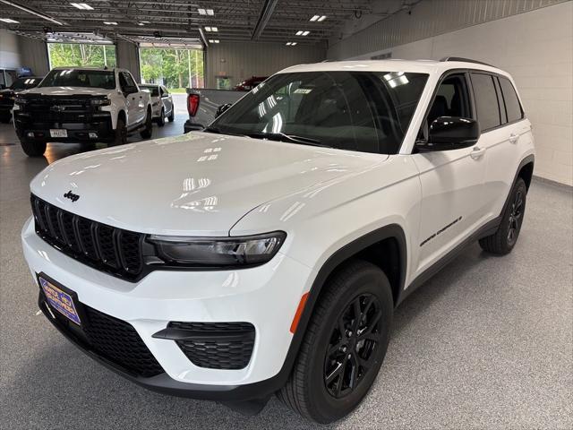2025 Jeep Grand Cherokee GRAND CHEROKEE ALTITUDE 4X4
