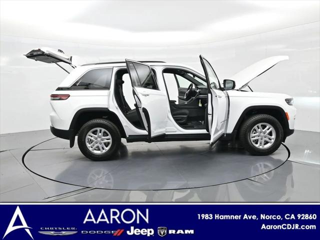 2025 Jeep Grand Cherokee GRAND CHEROKEE LAREDO 4X2 2025 Jeep Grand Cherokee GRAND CHEROKEE LAREDO 4X2