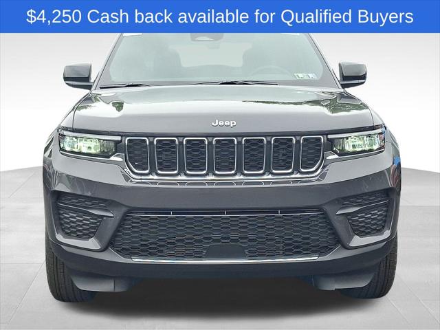 2025 Jeep Grand Cherokee GRAND CHEROKEE LAREDO X 4X4