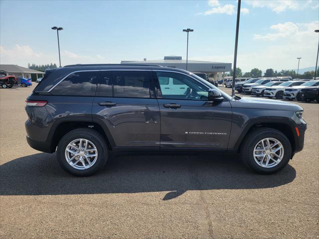 2025 Jeep Grand Cherokee GRAND CHEROKEE LAREDO X 4X4 2025 Jeep Grand Cherokee GRAND CHEROKEE LAREDO X 4X4