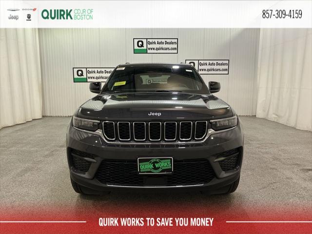2025 Jeep Grand Cherokee GRAND CHEROKEE LAREDO X 4X4