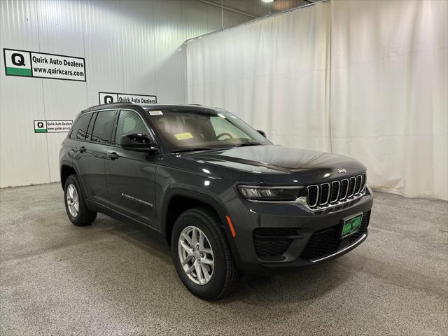2025 Jeep Grand Cherokee GRAND CHEROKEE LAREDO X 4X4