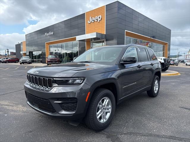 2025 Jeep Grand Cherokee GRAND CHEROKEE LAREDO 4X4