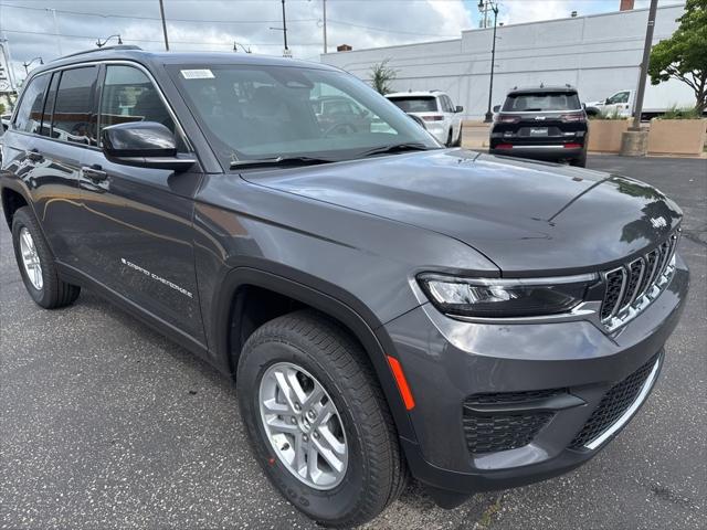 2025 Jeep Grand Cherokee GRAND CHEROKEE LAREDO 4X4