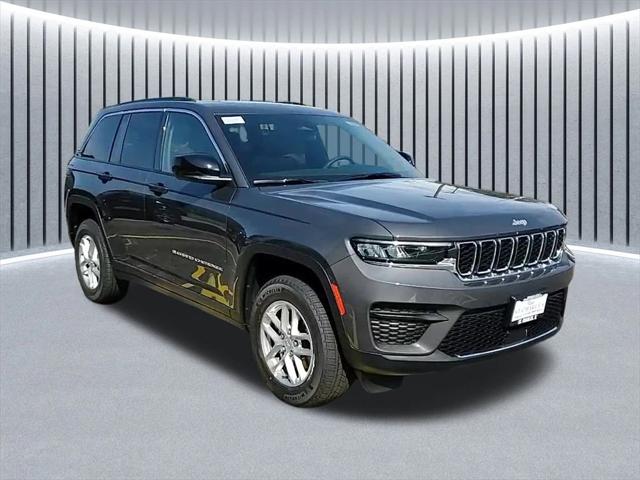 2025 Jeep Grand Cherokee GRAND CHEROKEE LAREDO X 4X4