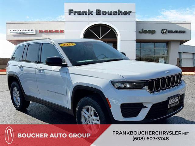 2025 Jeep Grand Cherokee GRAND CHEROKEE LAREDO 4X4