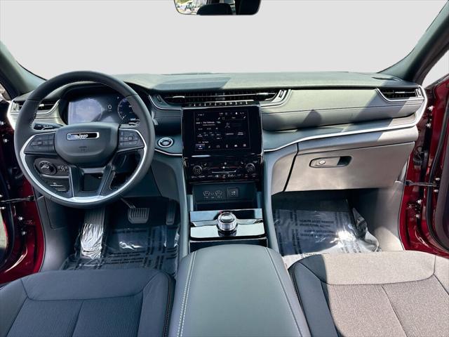 2025 Jeep Grand Cherokee GRAND CHEROKEE LAREDO 4X4