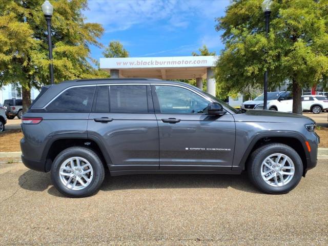 2025 Jeep Grand Cherokee GRAND CHEROKEE LAREDO X 4X2