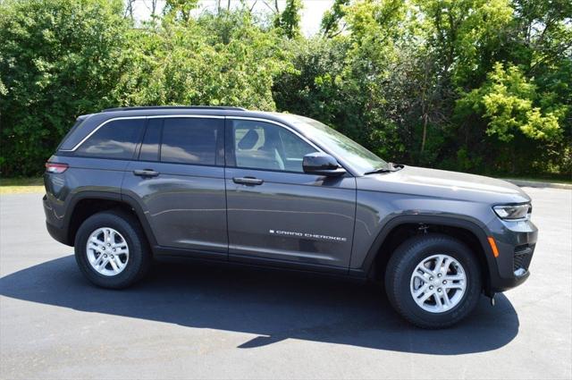 2025 Jeep Grand Cherokee GRAND CHEROKEE LAREDO 4X4