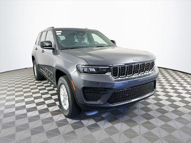 2025 Jeep Grand Cherokee GRAND CHEROKEE LAREDO 4X4