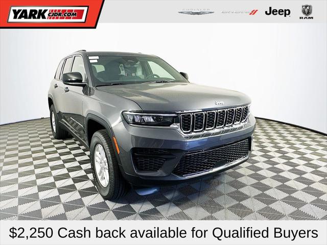 2025 Jeep Grand Cherokee GRAND CHEROKEE LAREDO 4X4
