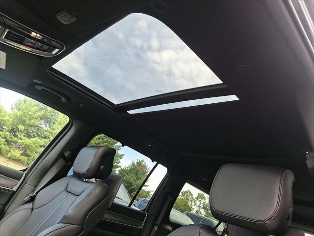 2025 Jeep Wagoneer Series II Carbide 4x4