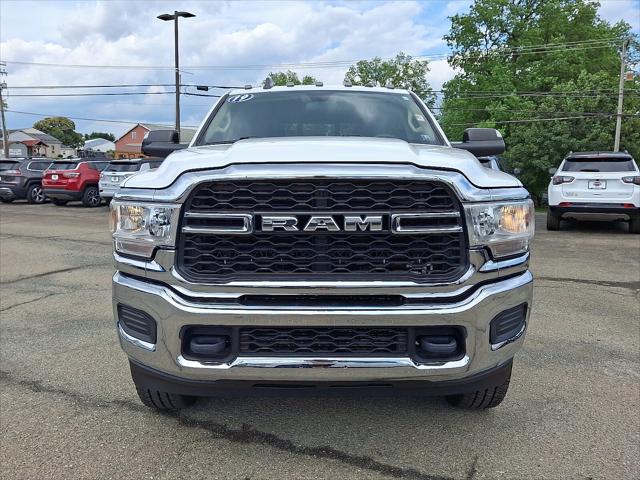 2019 RAM 3500 Tradesman Crew Cab 4x4 64 Box