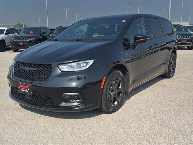 2022 Chrysler Pacifica Hybrid Touring L