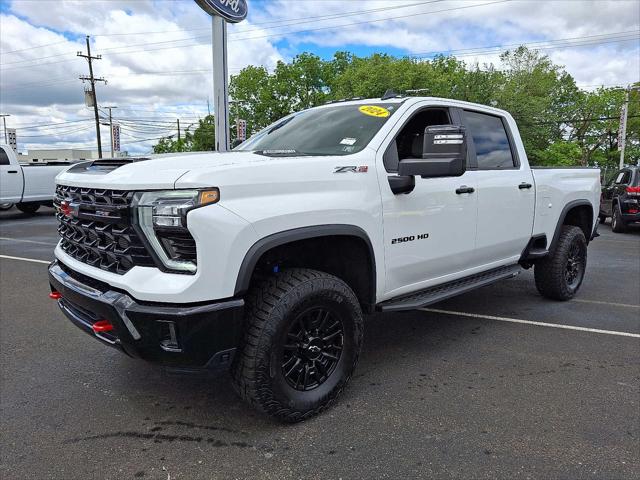 2024 Chevrolet Silverado 2500HD 4WD Crew Cab Standard Bed ZR2