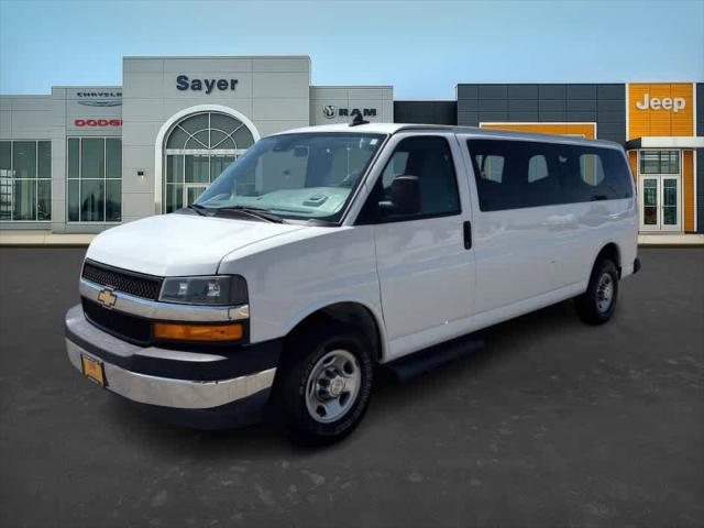 2021 Chevrolet Express Passenger RWD 3500 Extended Wheelbase LT 2021 Chevrolet Express Passenger RWD 3500 Extended Wheelbase LT