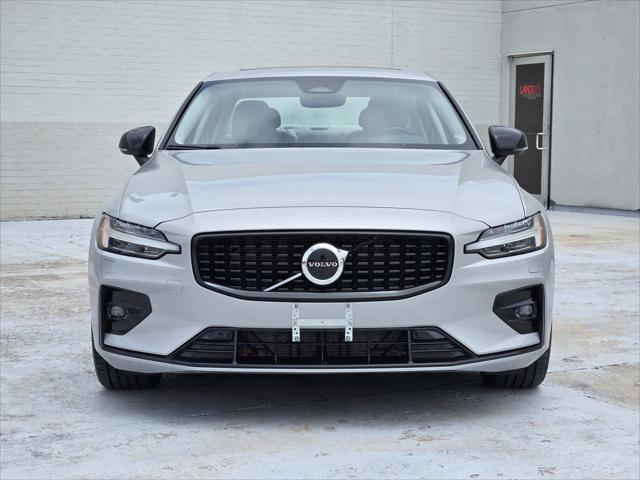 2024 Volvo S60 B5 Core Dark Theme