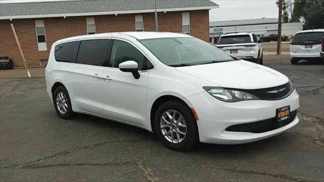 2022 Chrysler Voyager LX