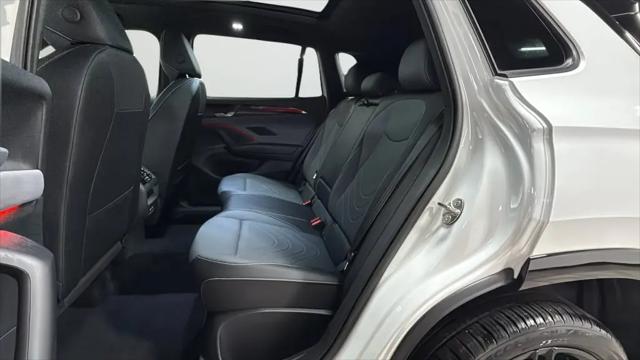 2025 Volkswagen Tiguan 2.0T SE R-Line Black