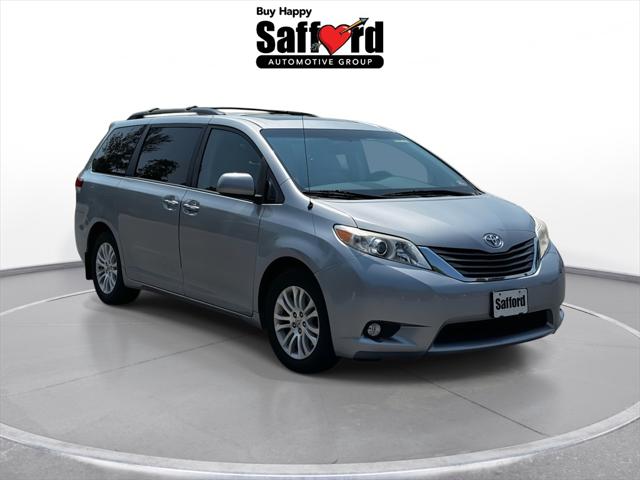 2013 Toyota Sienna XLE V6 8 Passenger