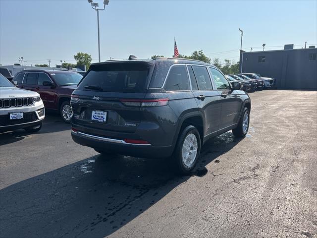 2025 Jeep Grand Cherokee GRAND CHEROKEE LAREDO X 4X4