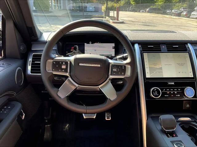 2025 Land Rover Discovery P360 Dynamic SE
