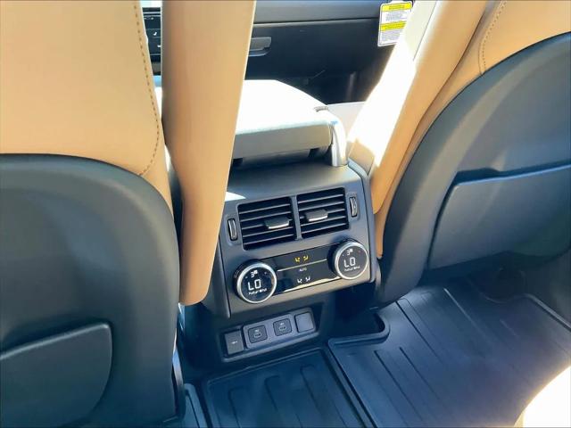 2025 Land Rover Discovery P360 Dynamic SE