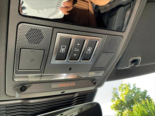2025 Land Rover Discovery P360 Dynamic SE