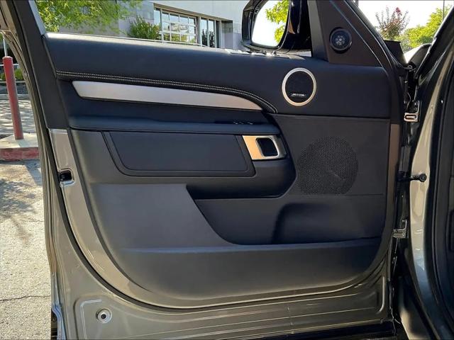 2025 Land Rover Discovery P360 Dynamic SE
