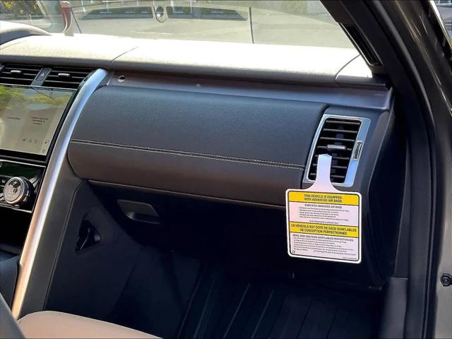 2025 Land Rover Discovery P360 Dynamic SE