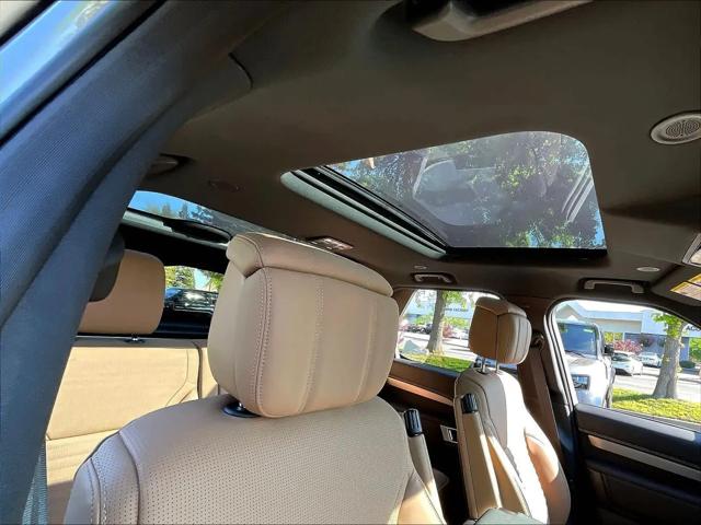 2025 Land Rover Discovery P360 Dynamic SE