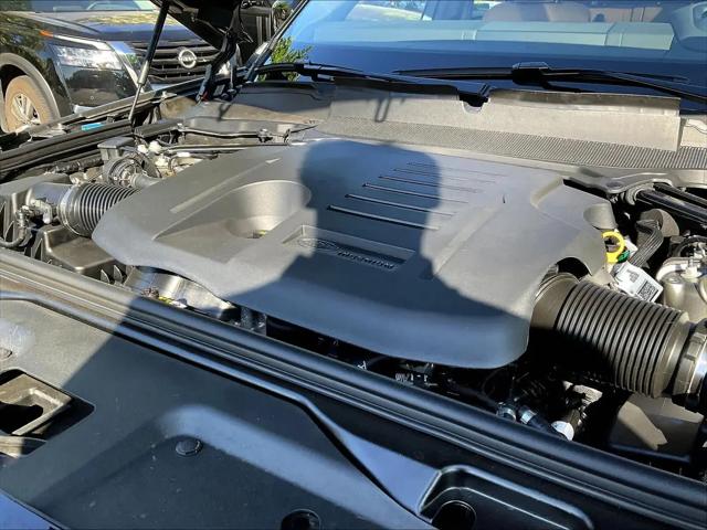 2025 Land Rover Discovery P360 Dynamic SE
