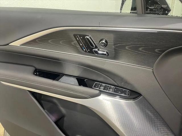 2025 Cadillac iQ Sport w/1SJ