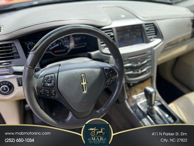 2014 Lincoln MKS Base