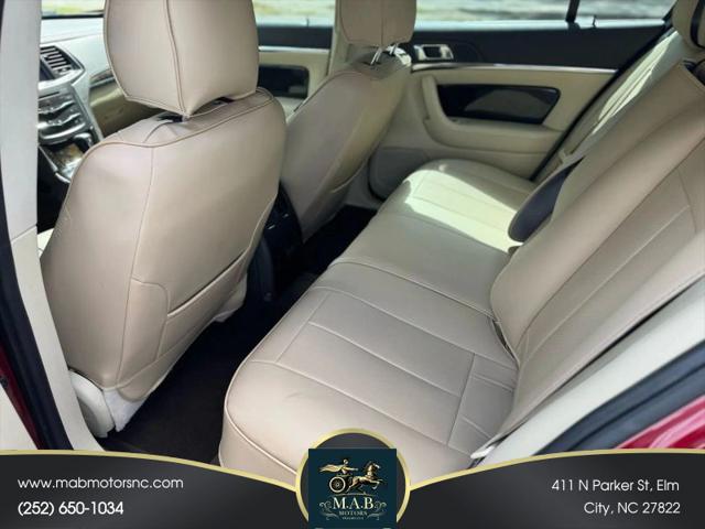 2014 Lincoln MKS Base