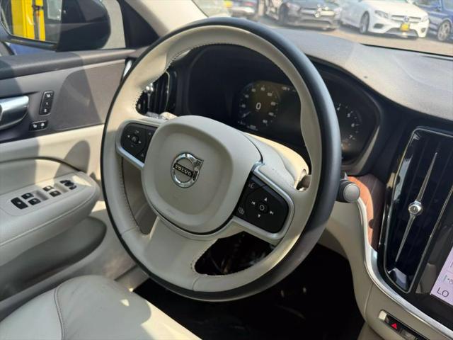 2022 Volvo S60 B5 Momentum