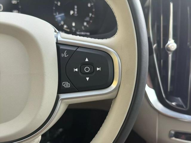 2022 Volvo S60 B5 Momentum