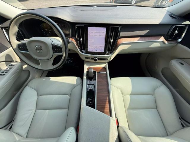 2022 Volvo S60 B5 Momentum