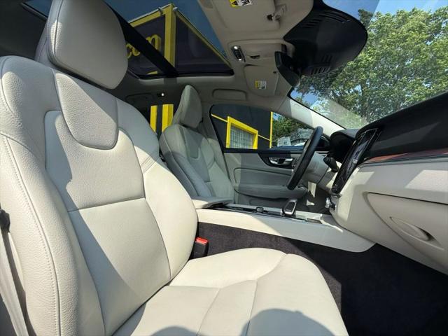 2022 Volvo S60 B5 Momentum