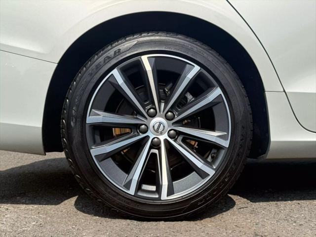 2022 Volvo S60 B5 Momentum