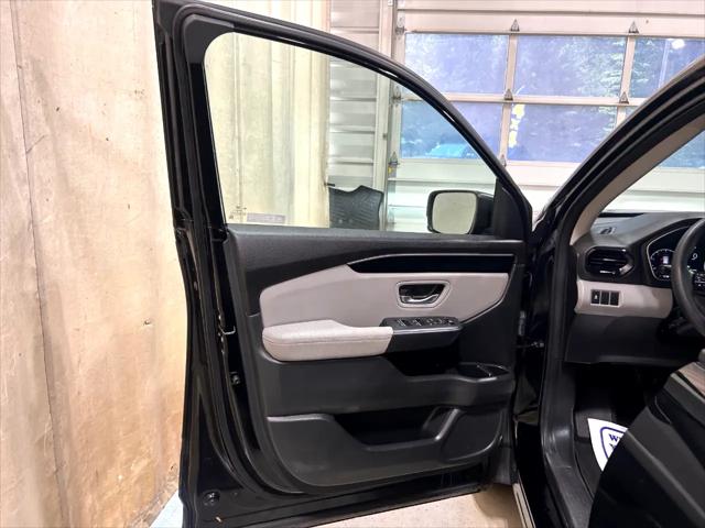 2023 Honda Pilot 2WD LX
