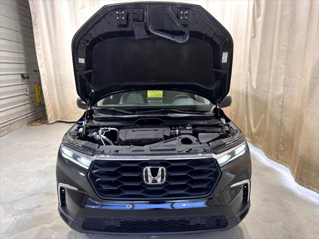 2023 Honda Pilot 2WD LX