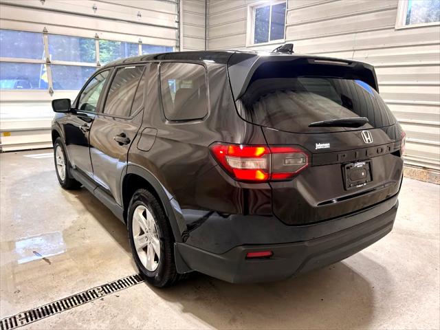 2023 Honda Pilot 2WD LX