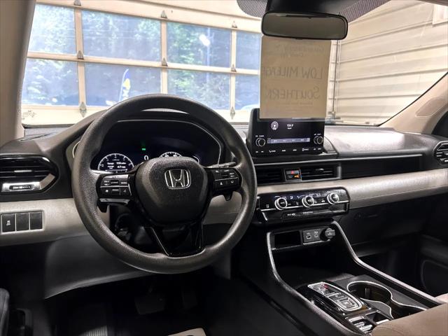2023 Honda Pilot 2WD LX